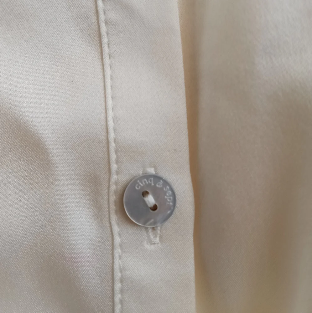 Cinq à Sept Silk Fiona Satin Cinched Sleeve Blouse Top Ivory